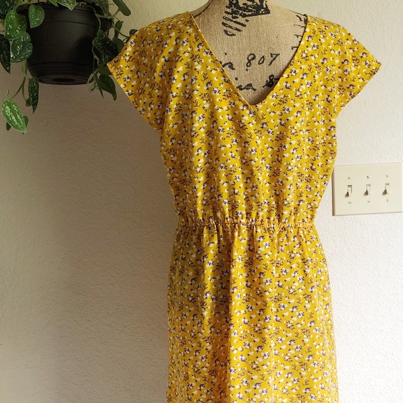 Old Navy Gold Floral Dress - Picture 8 of 10